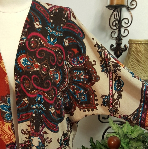 Western Style Fringe Trimmed Kimono - Picture 6 of 9